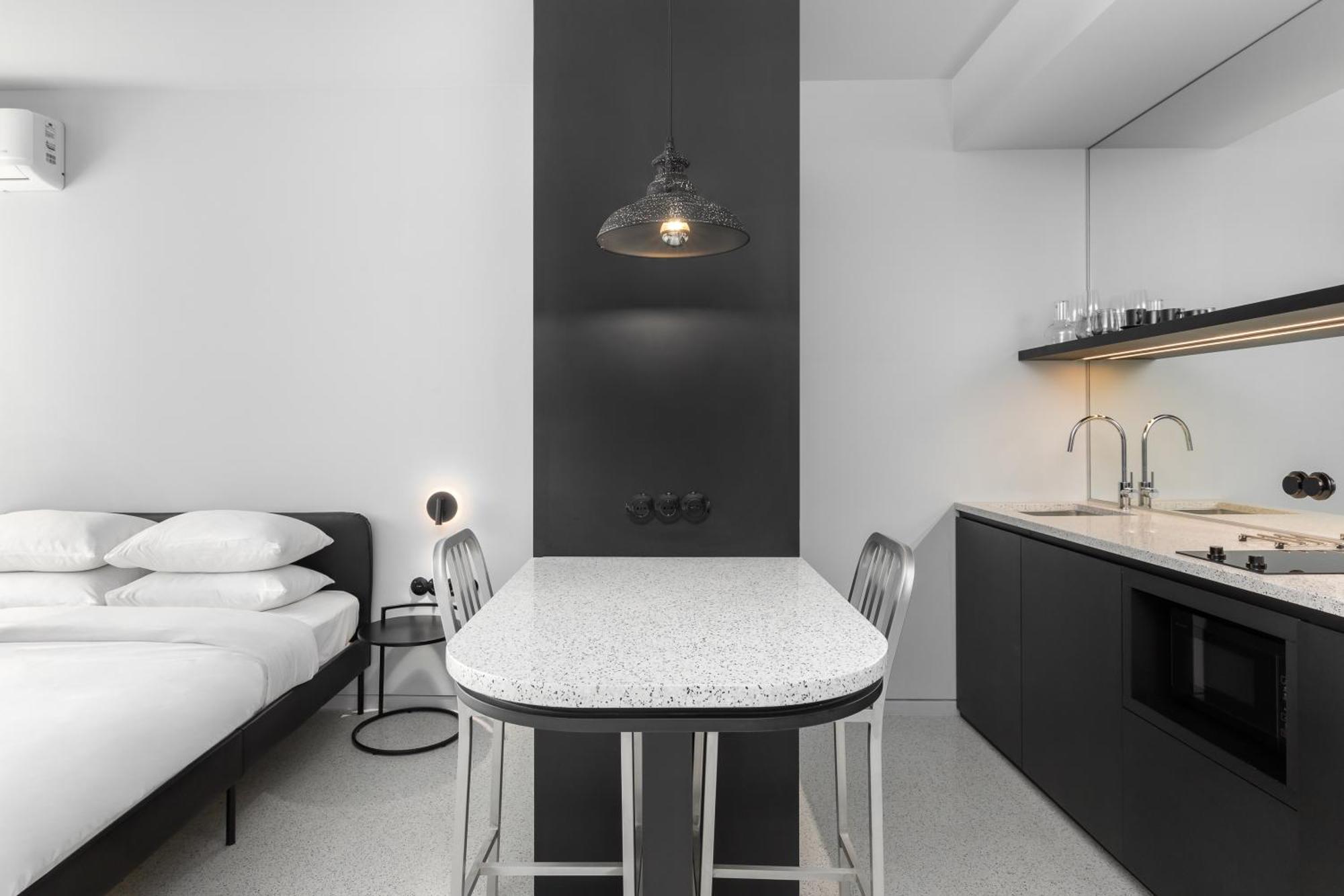 Nero Luxury Suites By Zennova 테살로니키 외부 사진